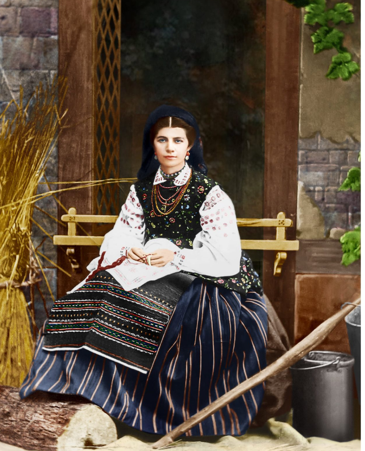 Символ патриотизма. Историк рассказал, как вышиванка вошла в повседневную моду украинцев